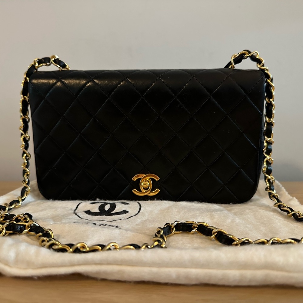 CHANEL classic single flap